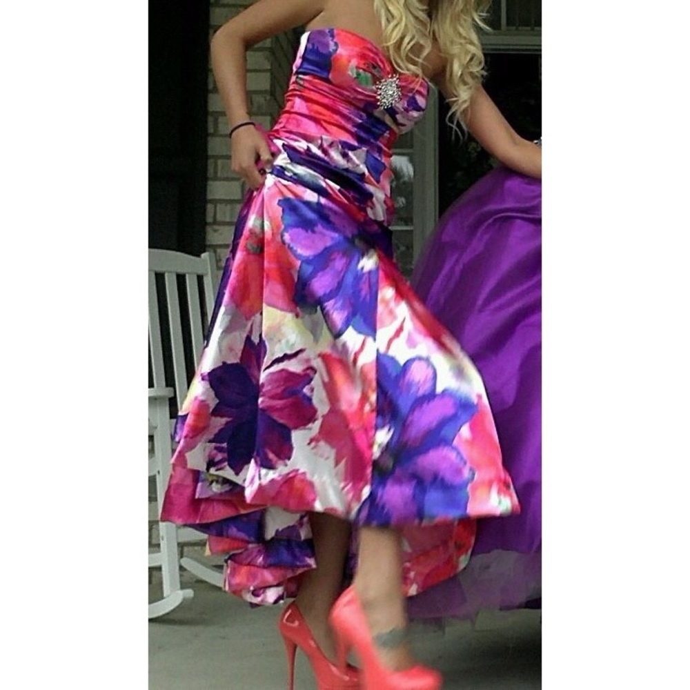 Cache Prom Dress - Picture 4 of 4